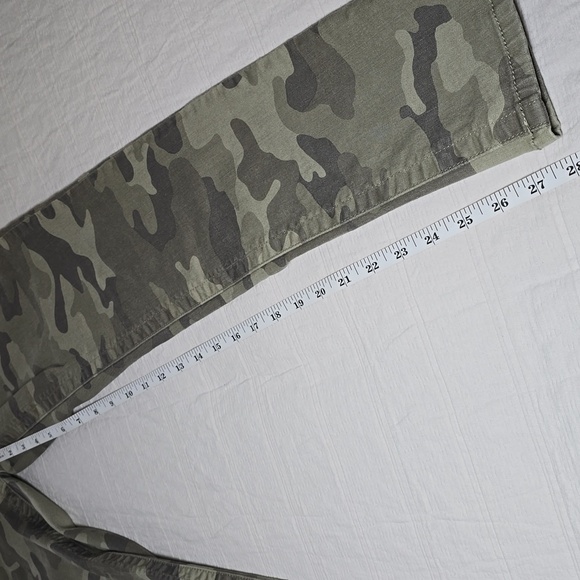 Seven 7 High High Rise Skinny Camouflage Jeans - Size 4 (Wiaist 26 inches) - Picture 7 of 13